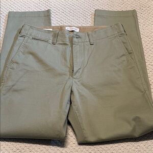 Banana Republic Olive Chino Pants for Men